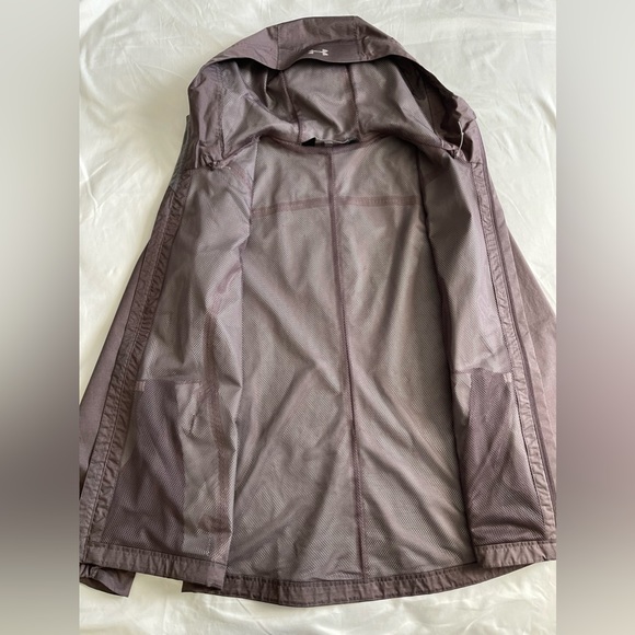 Under Armour Light Jacket - Picture 3 of 5